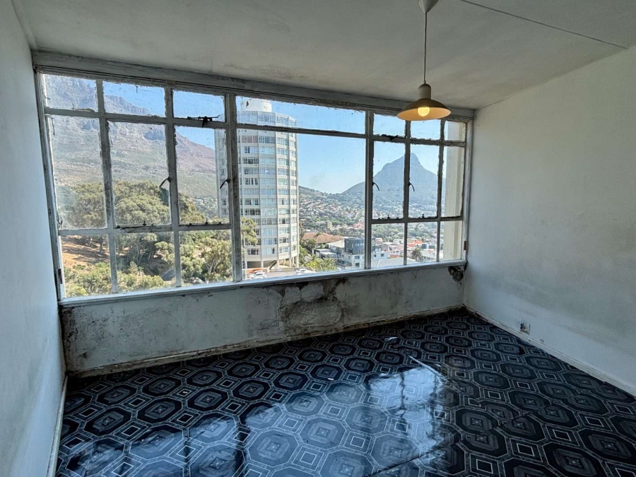 2 Bedroom Property for Sale in Vredehoek Western Cape